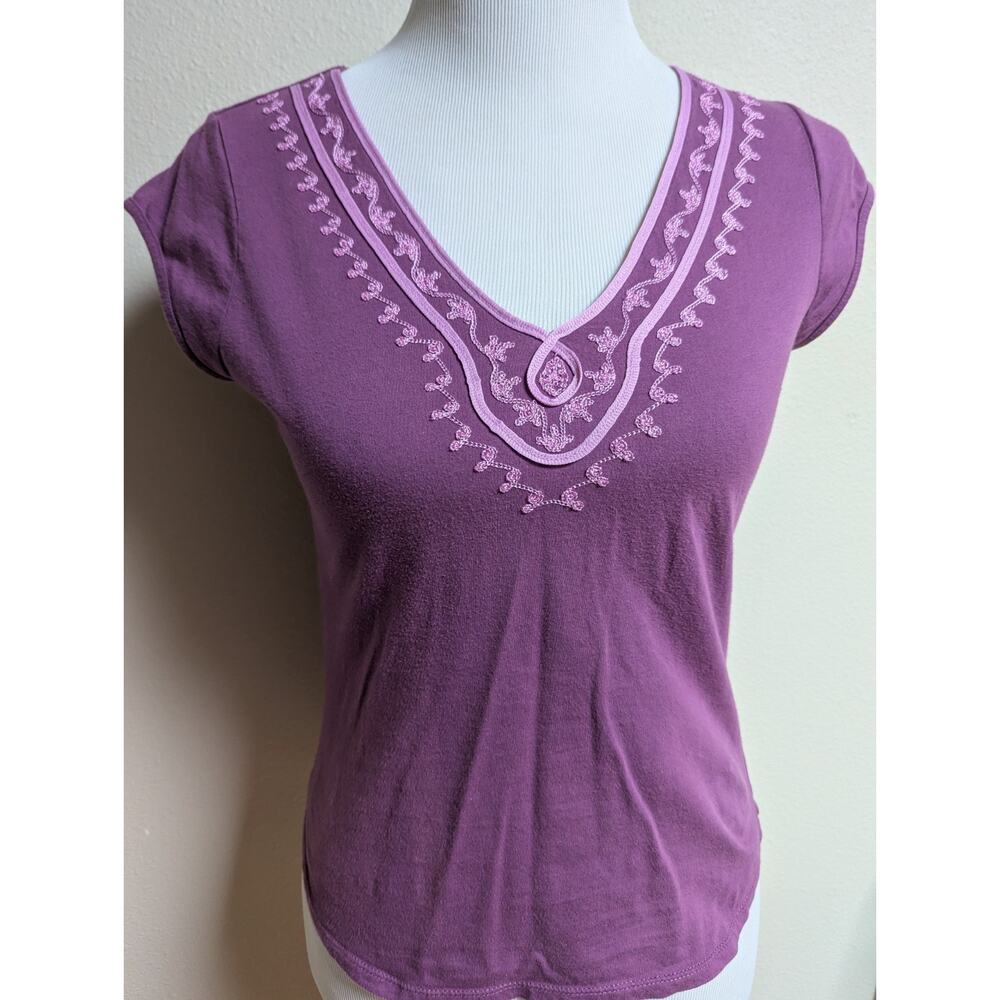 Purple Embroidered V-Neck Top Women’s Short Sleeve Pullover Casual Tee